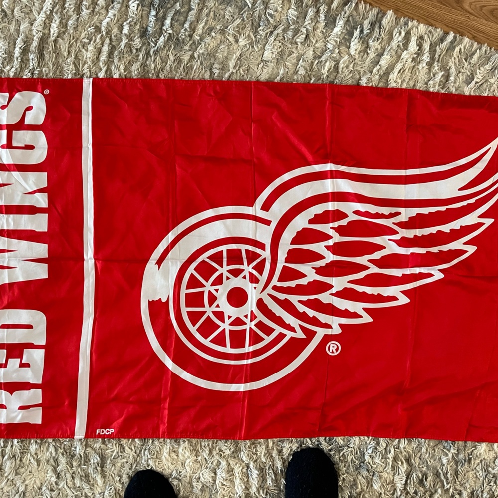 Detroit Red Wings 3x5 Poly Banner. NHL Licensed. Good Condition, see last 2 pics